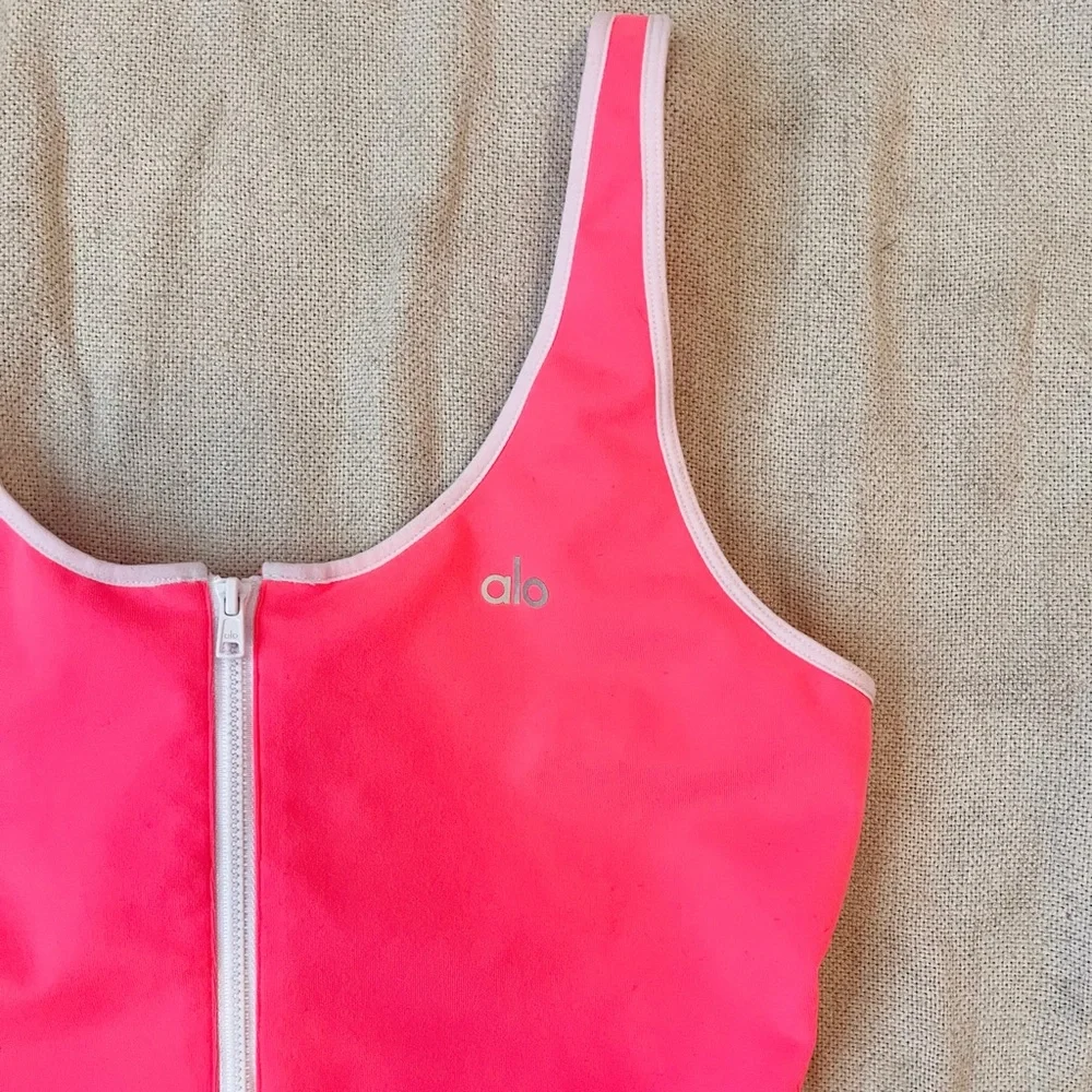 Alo Yoga Super Nova bodysuit in coral + white - Picture 5 of 6
